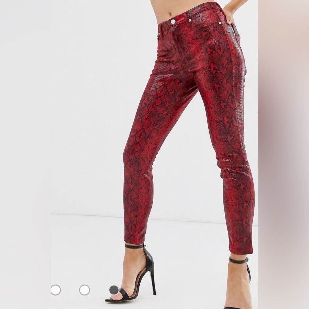 BLANK NYC Sexy Faux Leather Vegan Pants Red and Black reptile snakeskin Size 27